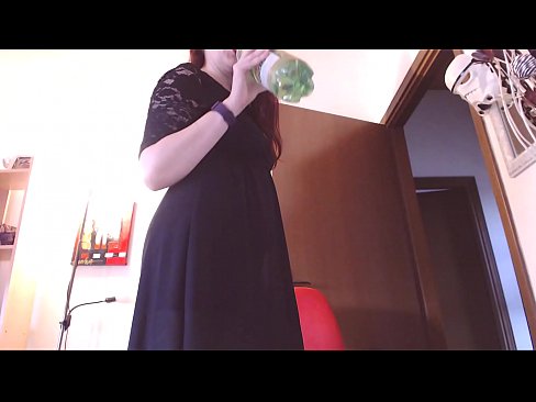 ❤️ Um escravo submisso que adora cuecas sujas e deliciosas é forçado a masturbar-se depois de ver este vídeo! ️❌ Porno em nós ❌