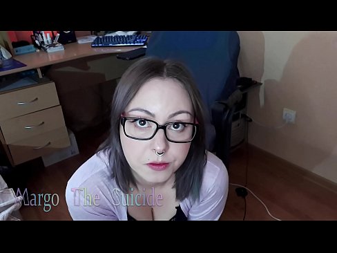 ❤️ Rapariga Sexy com Dildo de Óculos Chupa Profundamente na Câmara ️❌ Porno em nós ❌